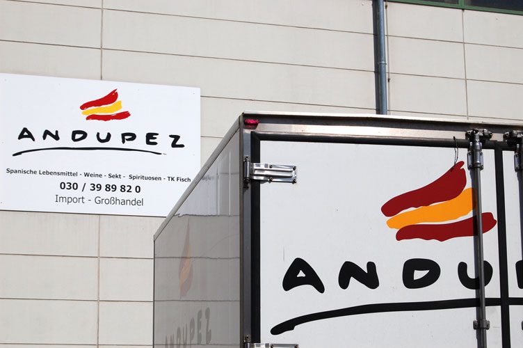 Andupez Lieferfahrzeug am Westhafen Berlin
